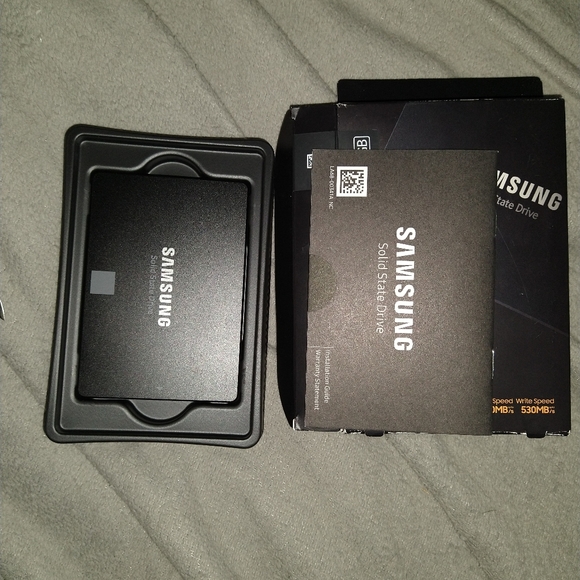 Samsung 870EVO * Brand new in box* - Picture 3 of 5